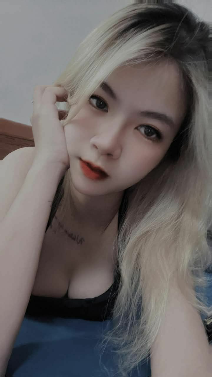 Ngay khi tôi đặt lịch hẹn, chồng tôi gọi điện cho tôi và nói rằng anh ấy đã trở thành bể chứa tinh trùng công cộng cho nhiều người đàn ông.